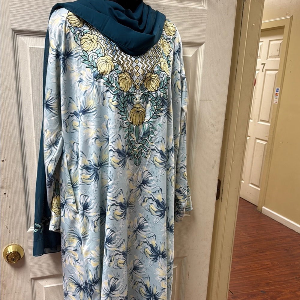 Floral Embroidered Kaftan with Hood